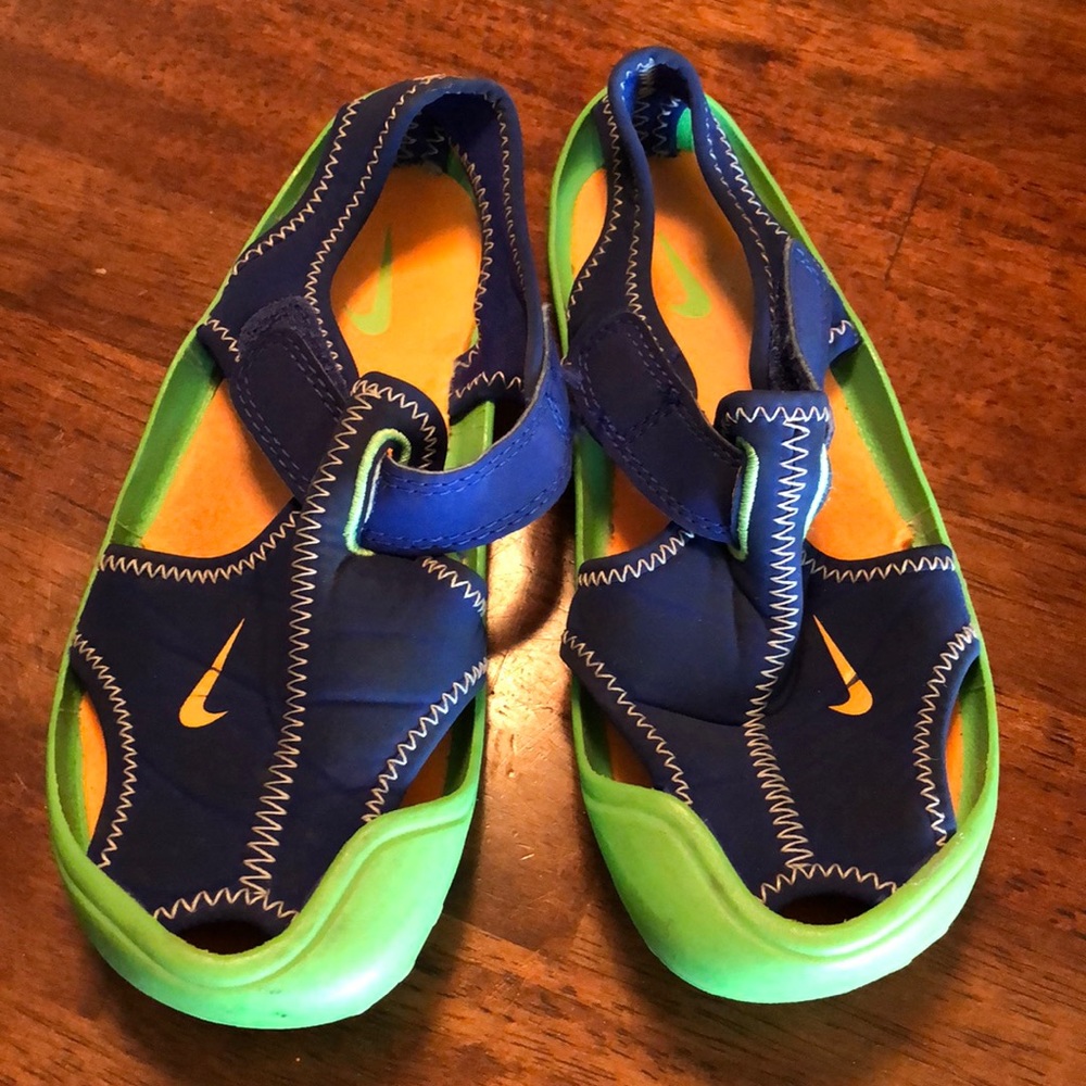 Nike water shoes size 13